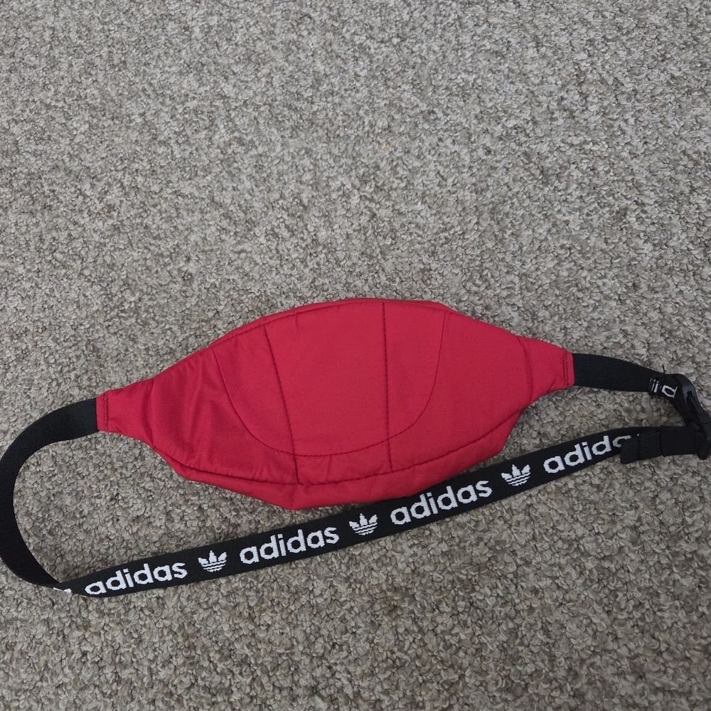 Adidas Trefoil Red Black Fanny Pack‎ Waist Bag Crossbody Padded EUC - Picture 9 of 13